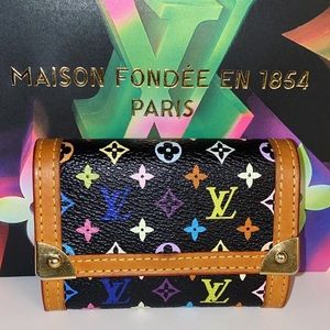 On hold multicolor wallet